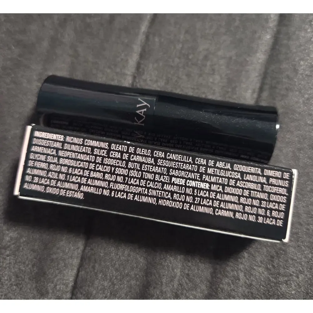 New old Stock In Box Mary Kay Creme Lipstick Fuchsia Full Size 035992